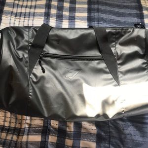 Gymshark barrel bag with free GymShark straps